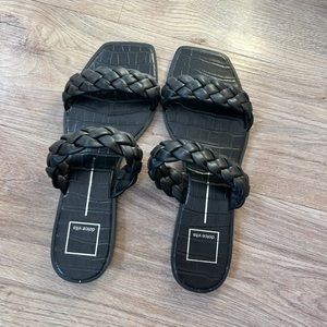 Black Dolce Vita Sandals - size 9